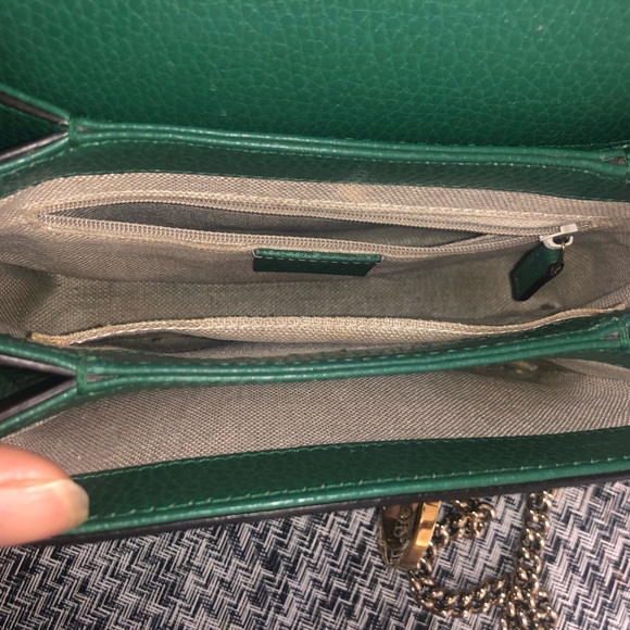 Gucci emerald interlocking leather crossbody bag. - Picture 4 of 5